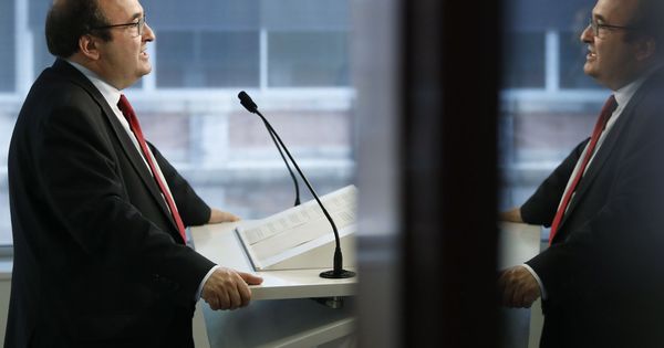 Foto: Miquel Iceta, el pasado 9 de mayo, en una rueda de prensa en el Parlament. (EFE)