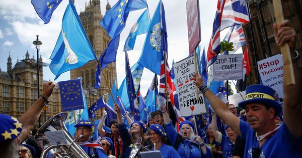 Foto: Una marcha anti Brexit, frente al Parlamento británico. (Reuters)