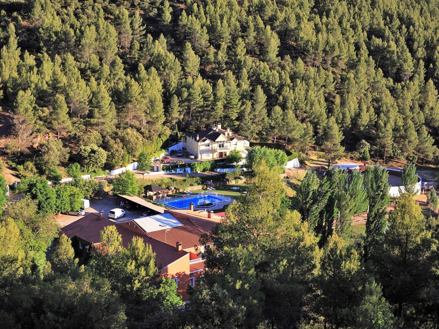 El hotel Val de Pinares está en plena sierra de Alcaraz albaceteña. (Cortesía)