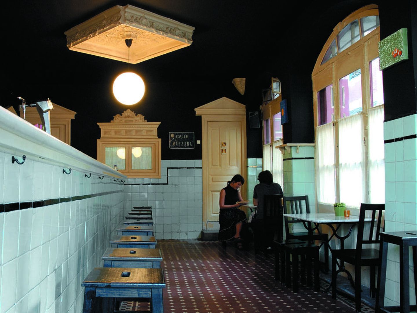 El interior del bar Marzana conserva su estética original de los años 50 (Cortesía)