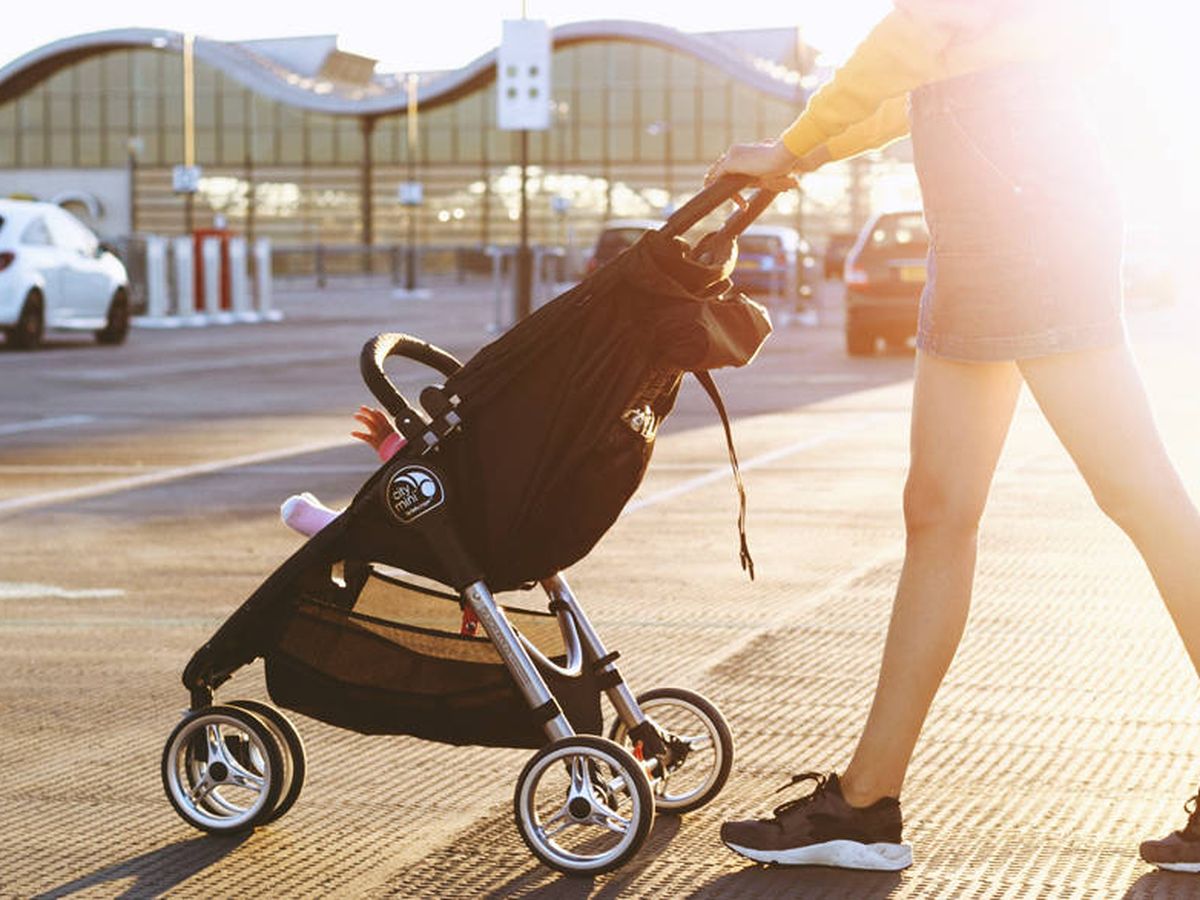 Sillas de paseo ligeras, la mejor manera de viajar con tu bebé de la forma  más cómoda