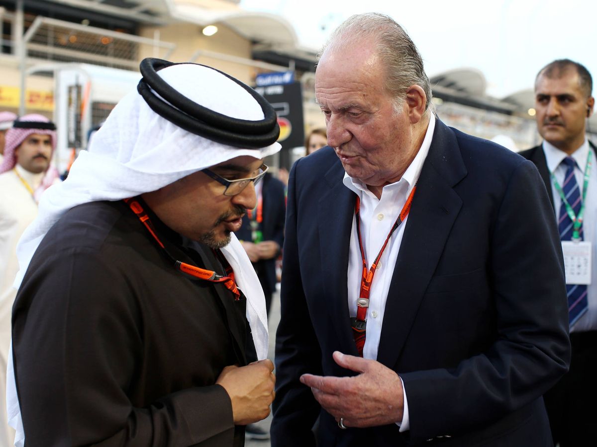 Foto: El rey Juan Carlos con el emir de Baréin. (Getty)