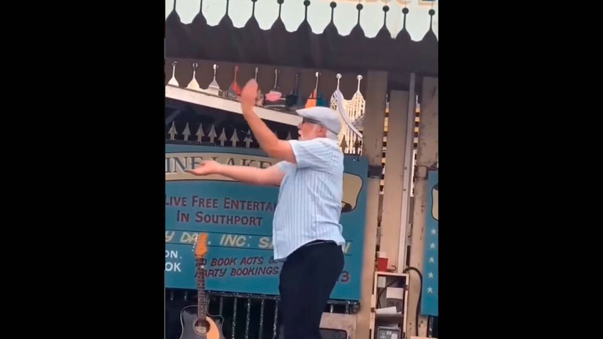 El abuelo bailarín que 'arrasa' en Instagram