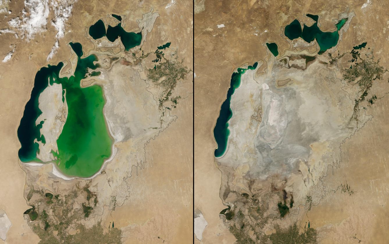 Solo 14 años han pasado entre ambas imágenes. En agosto de 2000, el mar de Aral lucía un aspecto reflejado en la foto de la izquierda. A la derecha, el mismo lugar en 2014, casi sin agua. En la década de los sesenta, el mar de Aral estaba mucho más cubierto que en las imágenes que se muestran, pero la Unión Soviética desvió parte del caudal de los ríos que lo nutrían para regar el algodón y otros cultivos de las llanuras áridas de Kazajistán, Uzbekistán y Turkmenistán. (NASA)