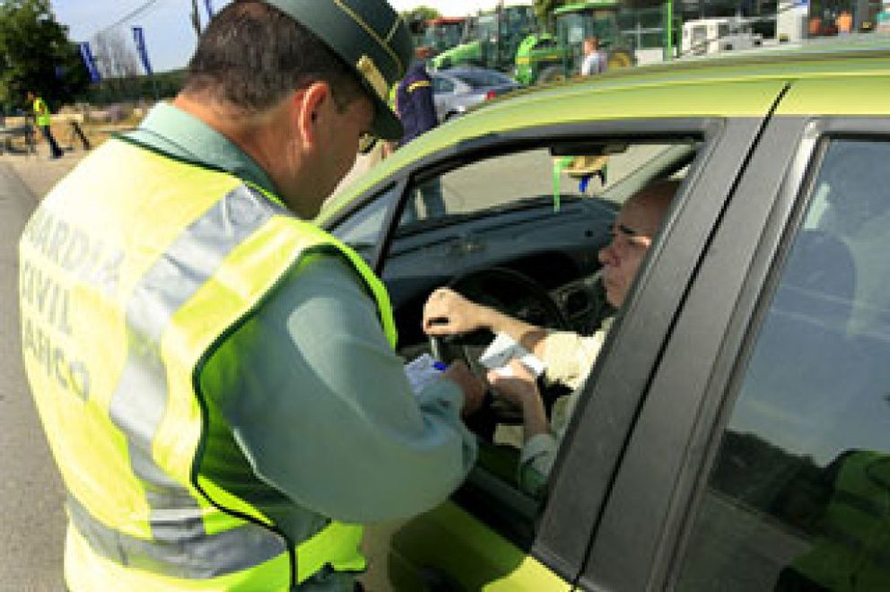 Foto: Tráfico duplica desde hoy los controles de velocidad, causa de más de un cuarto de los accidentes mortales en 2008