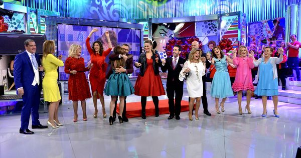 Foto: El equipo de 'Sálvame Deluxe', celebrando la semana de San Valentín (Mediaset España)