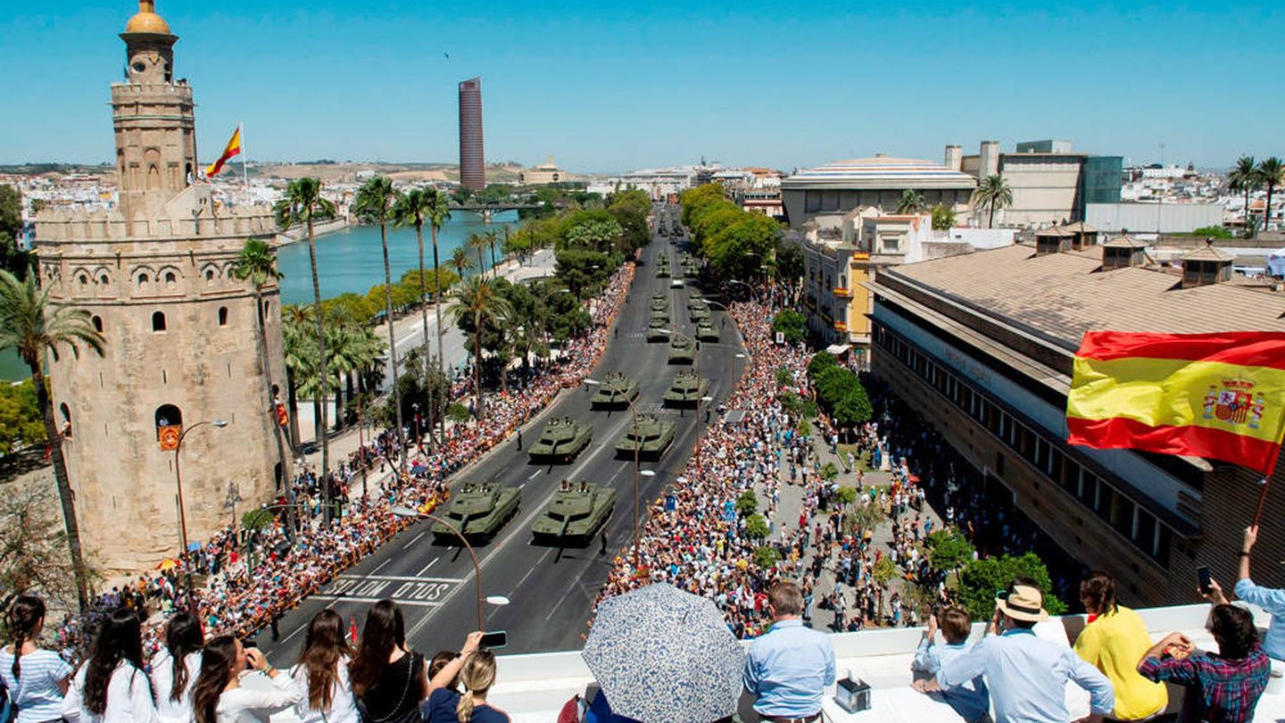 Desfile de las Fuerzas Armadas en Sevilla el pasado 1 de junio. (EFE)