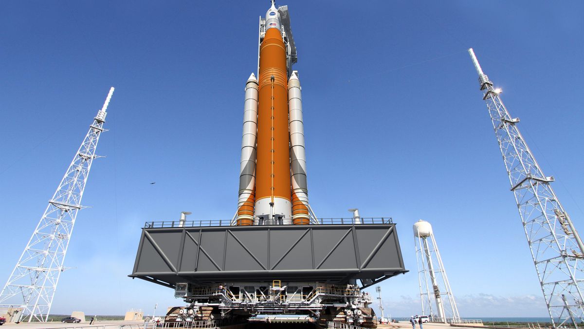 El fiasco del gigantesco cohete de la NASA que tal vez nunca despegue