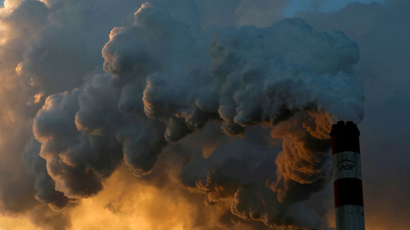 Sabemos que se emiten más de 40.000 M de toneladas de CO₂ a la atmósfera al año. (Reuters)