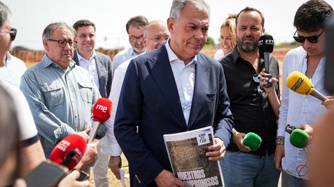 El alcalde de Sevilla salva el presupuesto por un hueco legal tras el bloqueo de PSOE y Vox