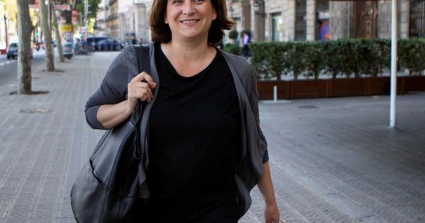 Foto: La alcaldesa de Barcelona en funciones, Ada Colau, tras reunirse el miércoles con el candidato de ERC a la alcaldía, Ernest Maragall. (EFE)