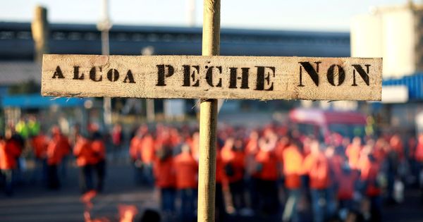 Foto: Los trabajadores de Alcoa protestan por el cierre. (EFE)