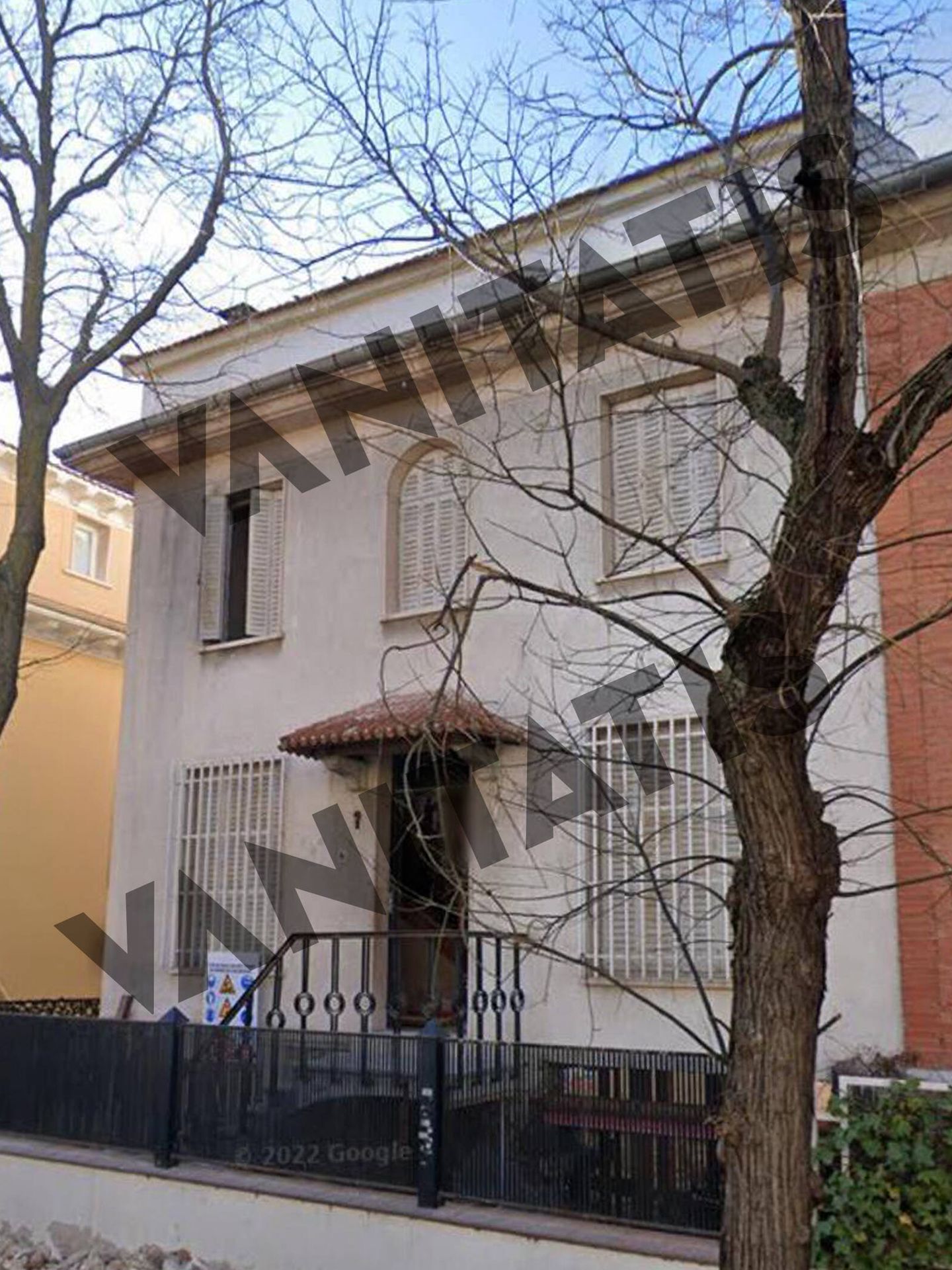 Fachada antigua de la casa de Amber Heard en Madrid. (305shock)