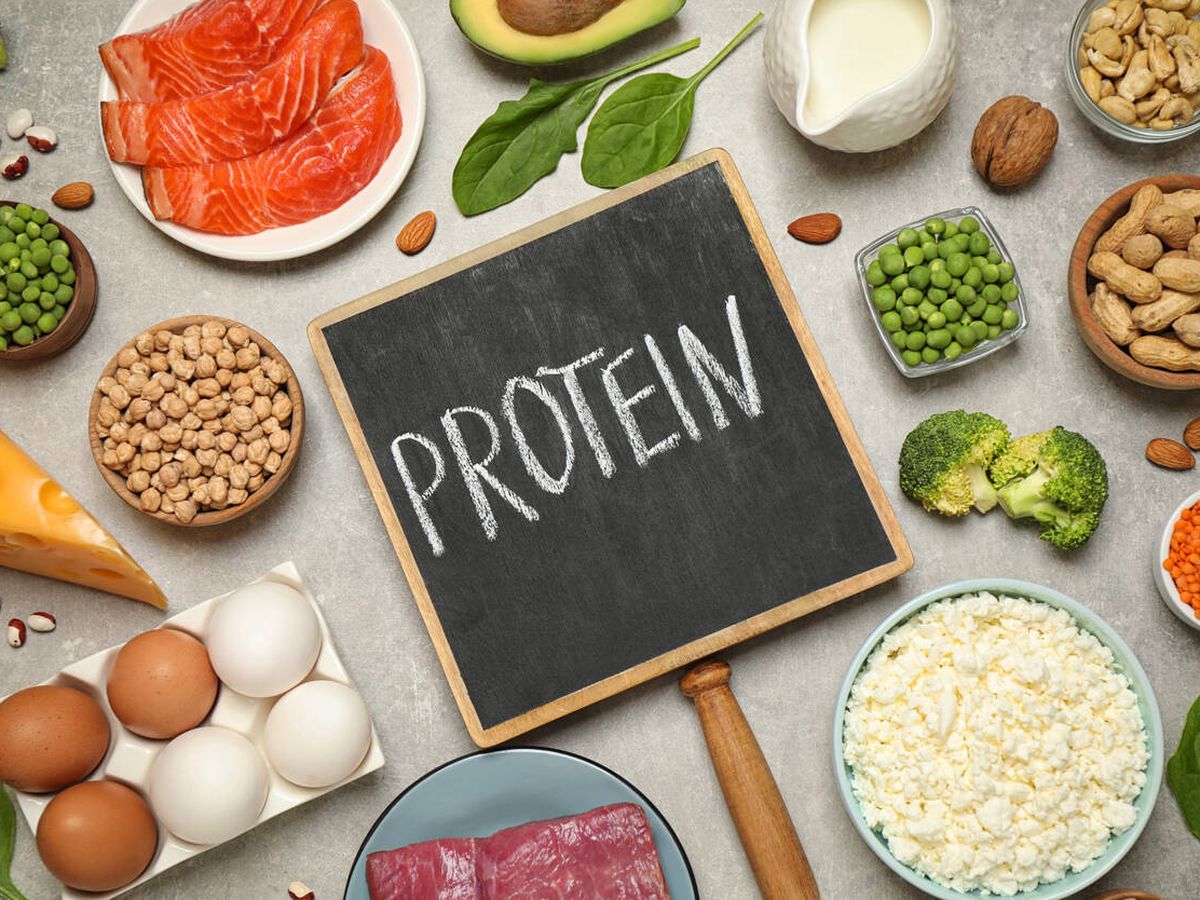 Foto: Qué le puede pasar a tu cuerpo si comes demasiada proteína, según la ciencia (iStock)