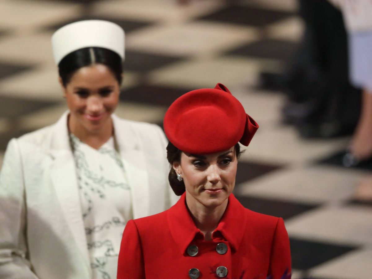 Foto: Kate Middleton en primer término, y Meghan Markle detrás, en el Día de la Commonwealth. (Getty)