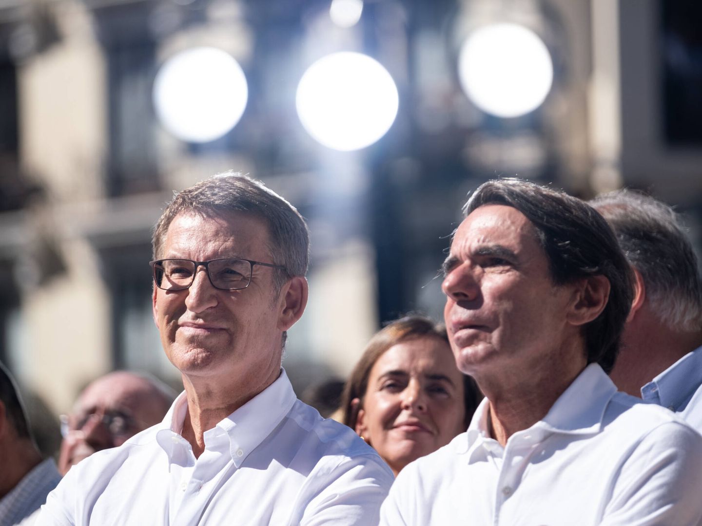 Feijóo y Aznar durante el acto del Partido Popular. (S. B.) 