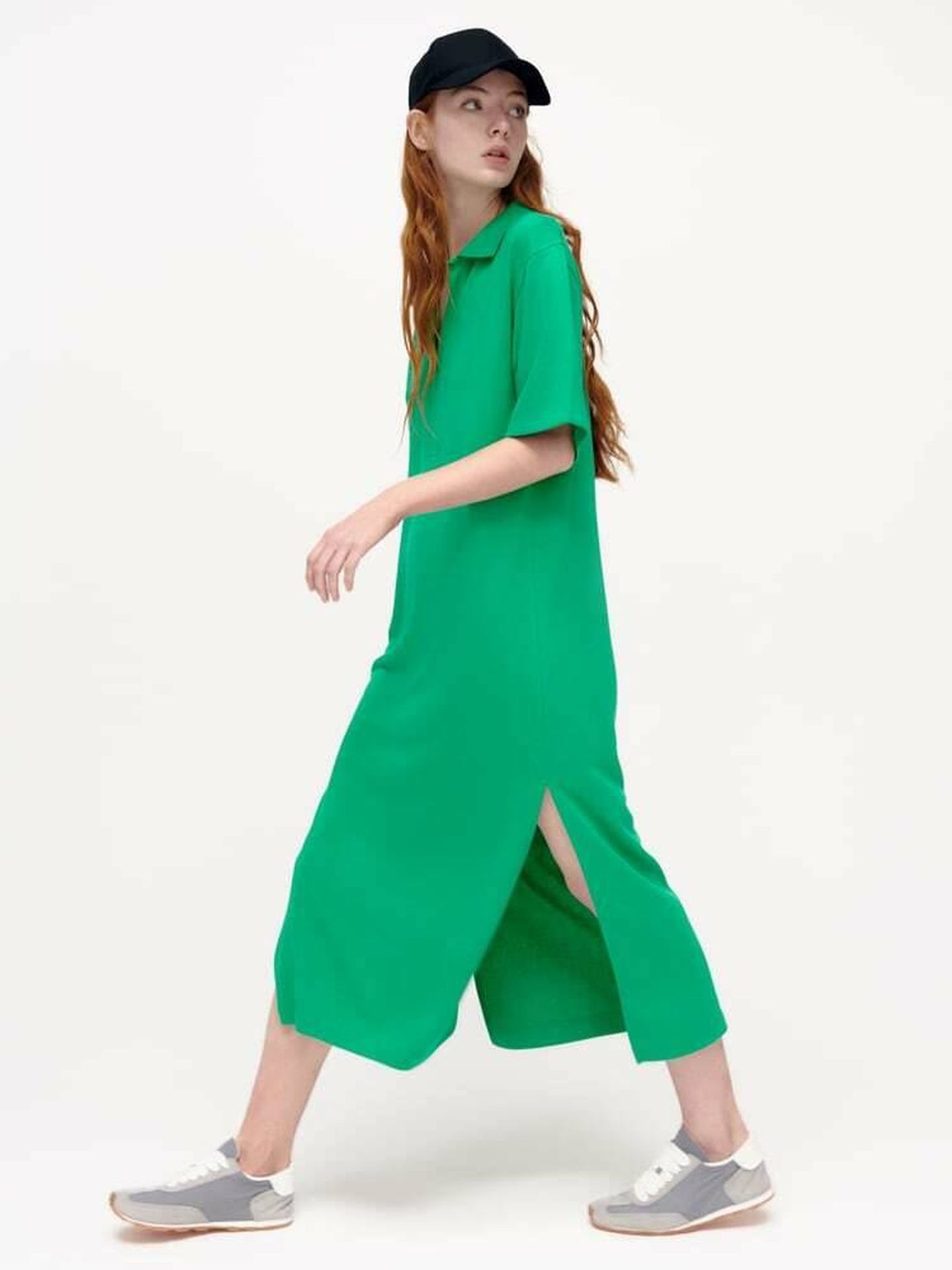 El nuevo vestido de Zara en color verde esmeralda. (Cortesía)