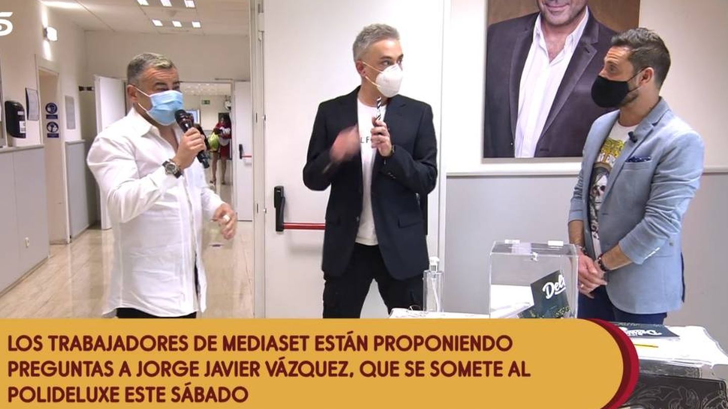 Jorge Javier en los pasiillos de Telecinco. (Mediaset España)