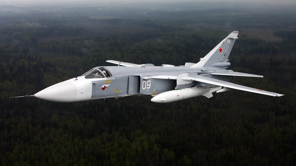 Anticuado y 'analógico': así funciona el bombardero ruso Su-24 derribado