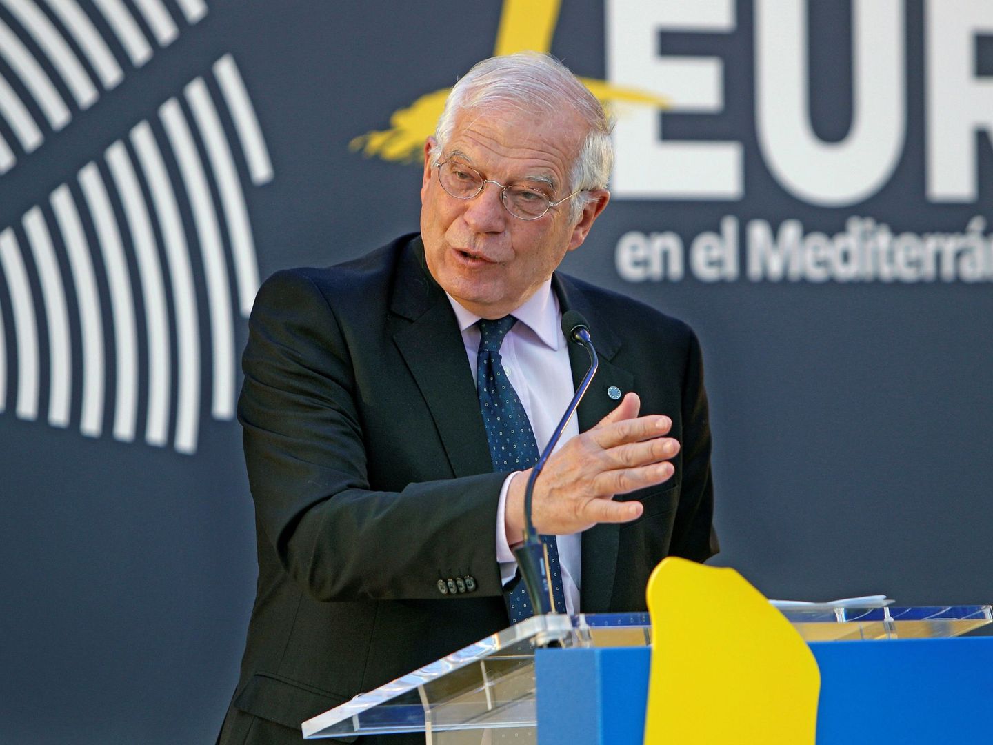 El ministro de Asuntos Exteriores en funciones y cabeza de lista del PSOE a las europeas, Josep Borrell, este 6 de mayo en Alicante. (EFE)