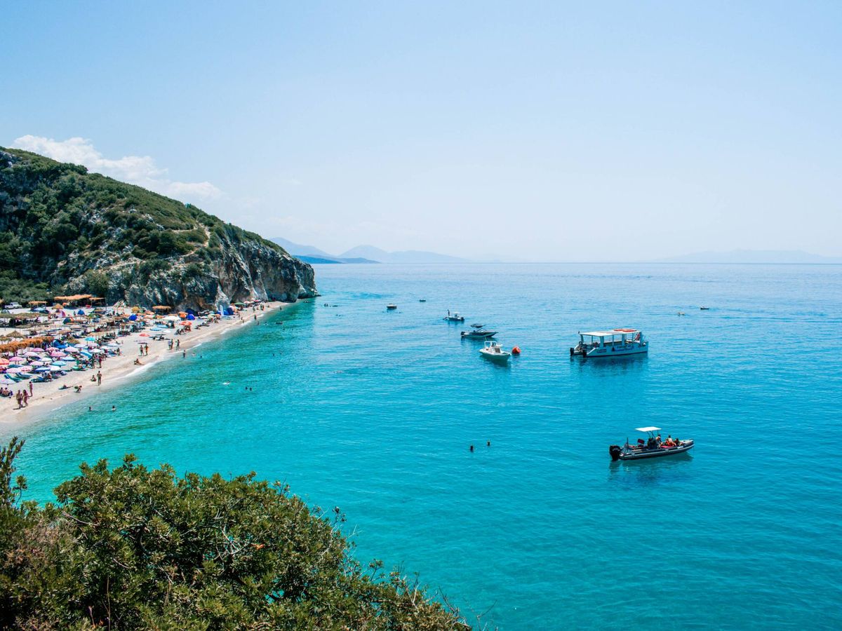 Foto: La Riviera Albanesa, 'el Caribe europeo' al que puedes ir por 22 euros. (Unsplash/Renaldo Kodra)