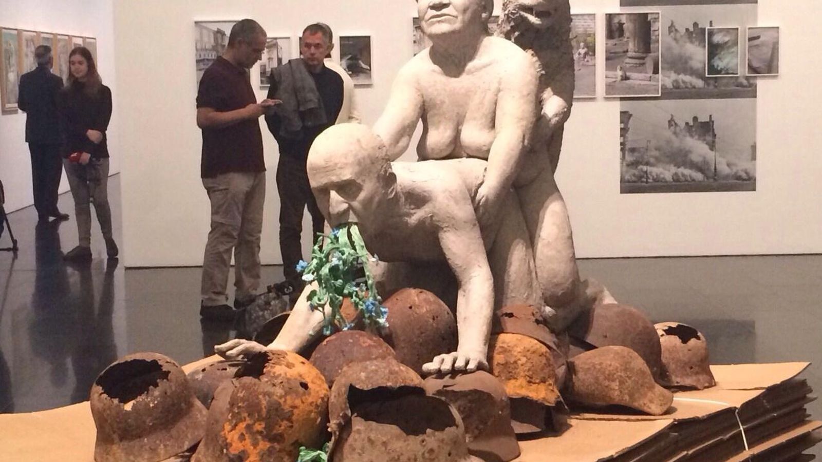 Foto: La escultura de la polémica en la exposición del MACBA 