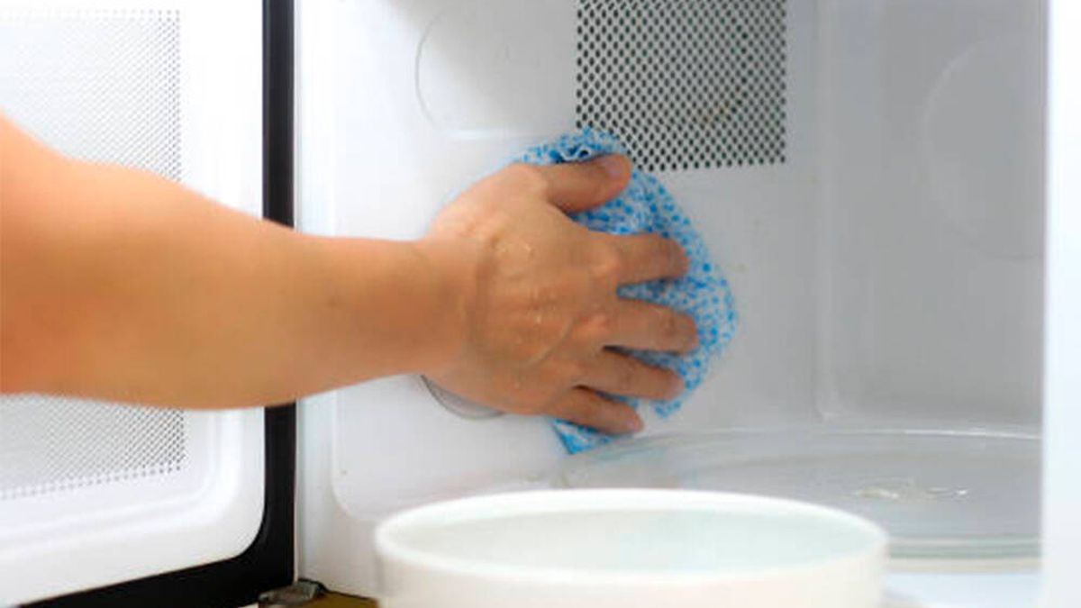 El truco definitivo para blanquear el plástico amarillento de los electrodomésticos