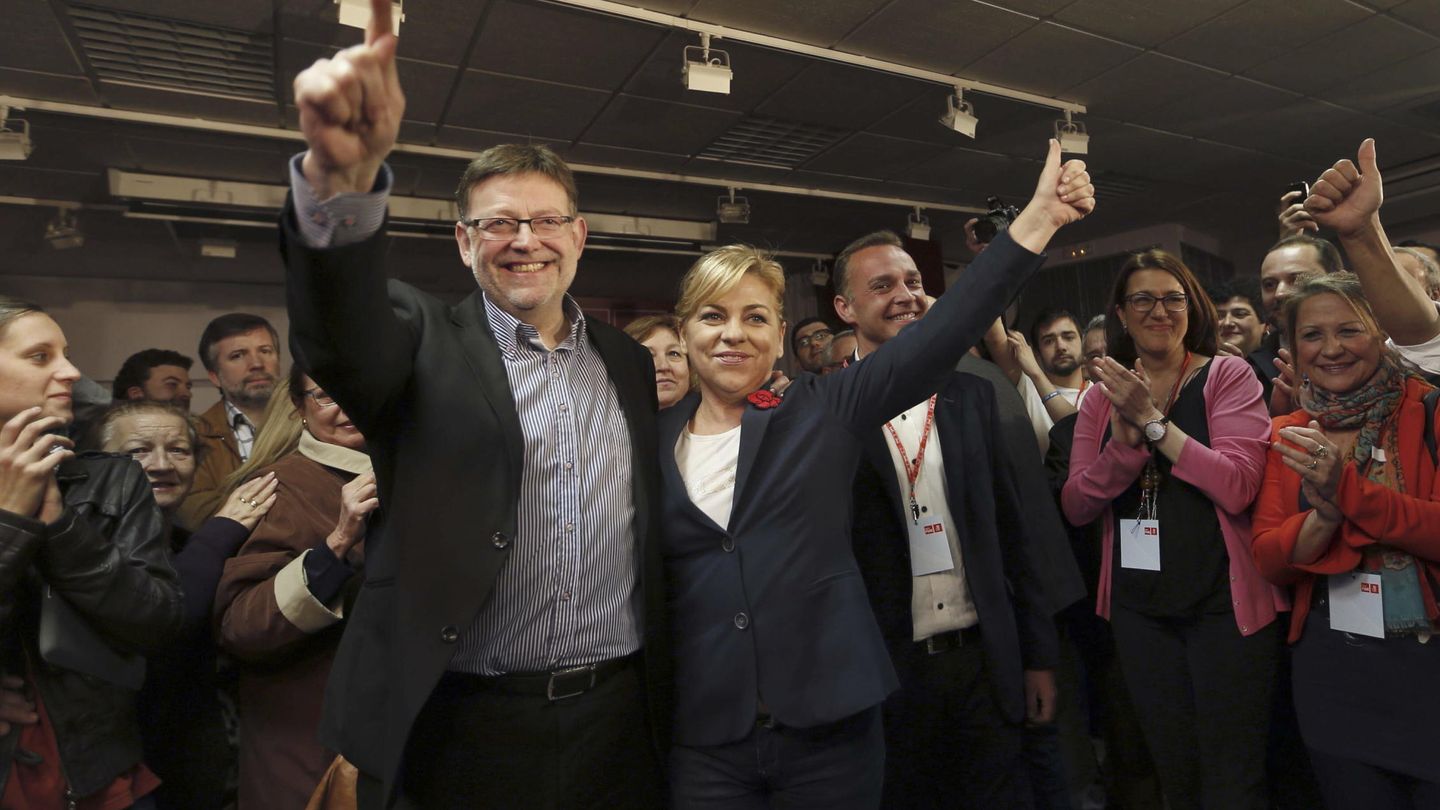 Ximo Puig ganó las primarias a la candidatura a la Presidencia de la Generalitat valenciana el 9 de marzo de 2014. Celebró su victoria la entonces número dos del PSOE, Elena Valenciano. (EFE)