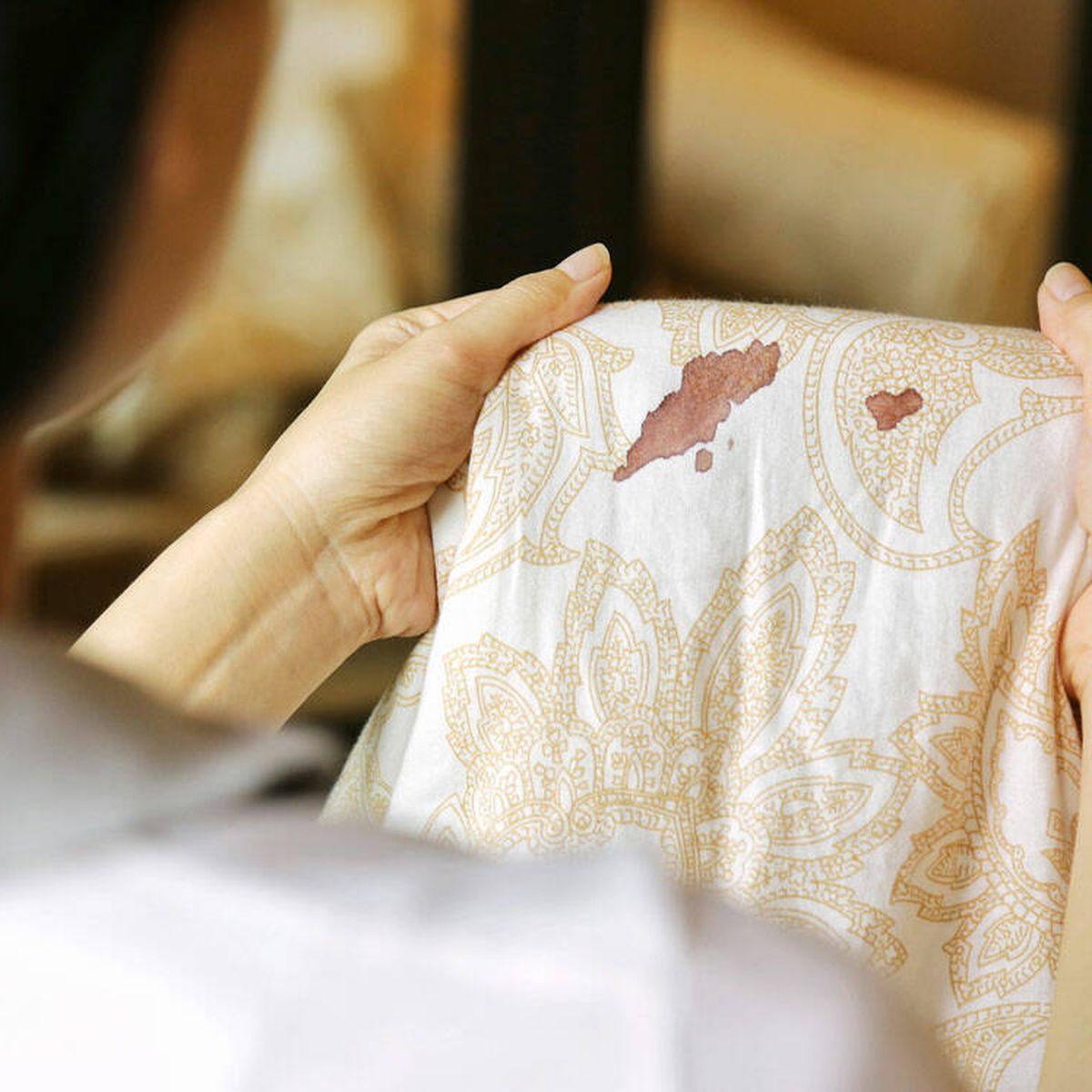Cómo limpiar las manchas de sangre la ropa? para dejar tus prendas como nuevas