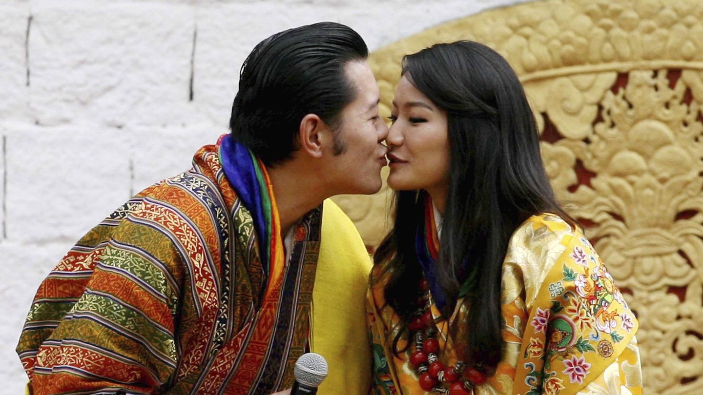 Jetsun Pema y Jigme Khesar Namgyel Wangchuck, el día de su boda. (EFE)
