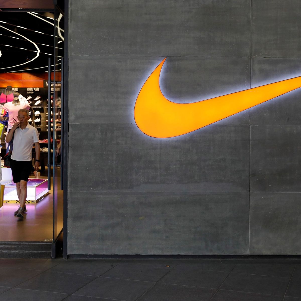 Nike vs Adidas: cuando 'challenger' se hace dueño del mercado con 37.000 M ventas