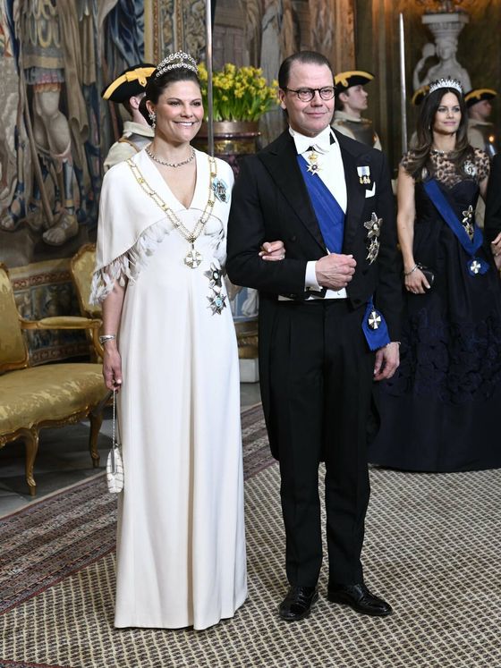 Victoria de Suecia asiste a la cena de gala celebrada en el Palacio de Estocolmo con motivo de la visita del líder finés. (CP)