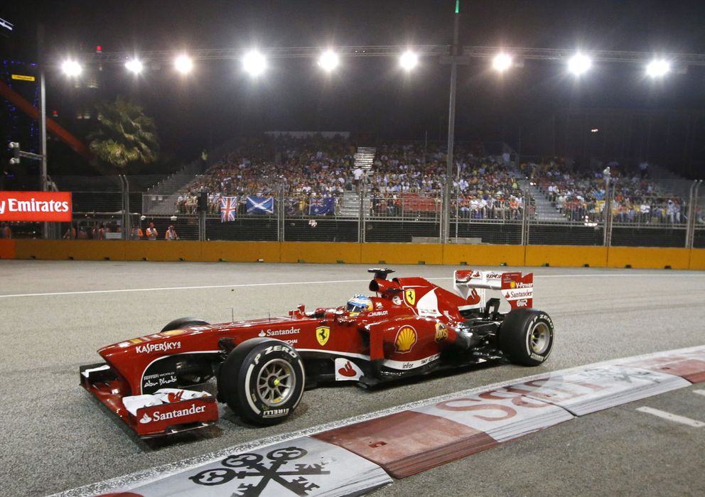Foto: El Ferrari de Fernando Alonso en Singapur.