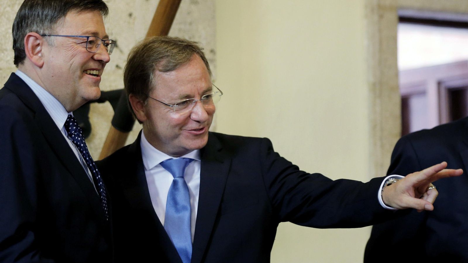 Foto: Juan Carlos Moragues, con Ximo Puig cuando tomó posesión como delegado del Gobierno. (EFE)
