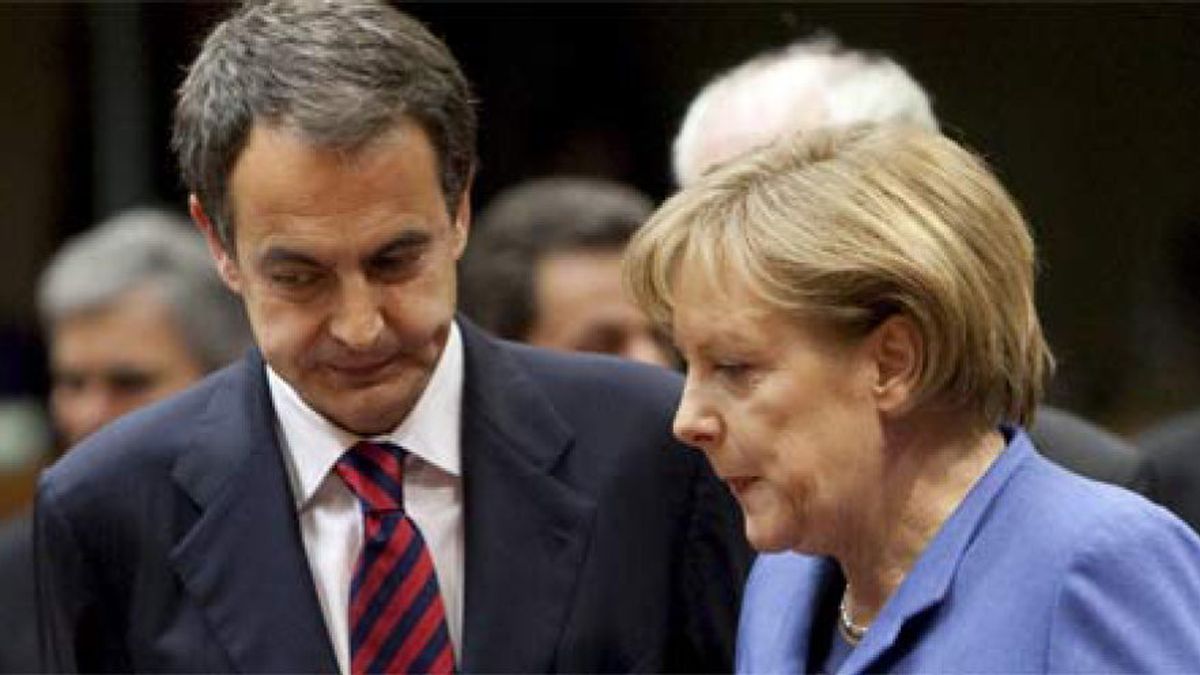 Merkel aceptó la retroactividad en la fotovoltaica para no cargar de deberes a Zapatero
