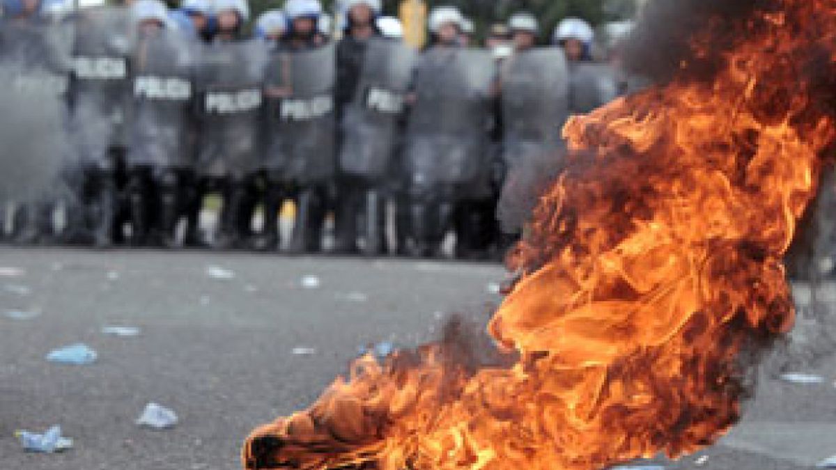 El Gobierno de Micheletti decreta el toque de queda en Tegucigalpa por los graves disturbios