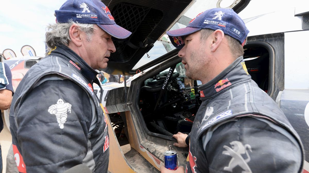 El bonito gesto entre Loeb y Sainz con el Dakar en juego: "Estoy bien, pero baja el ritmo aquí"