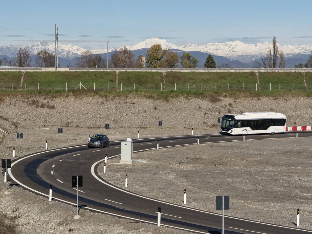 Foto: El circuito 'Arena del Futuro' es una pista oval de dos carriles con 1.050 metros de longitud. (Stellantis)