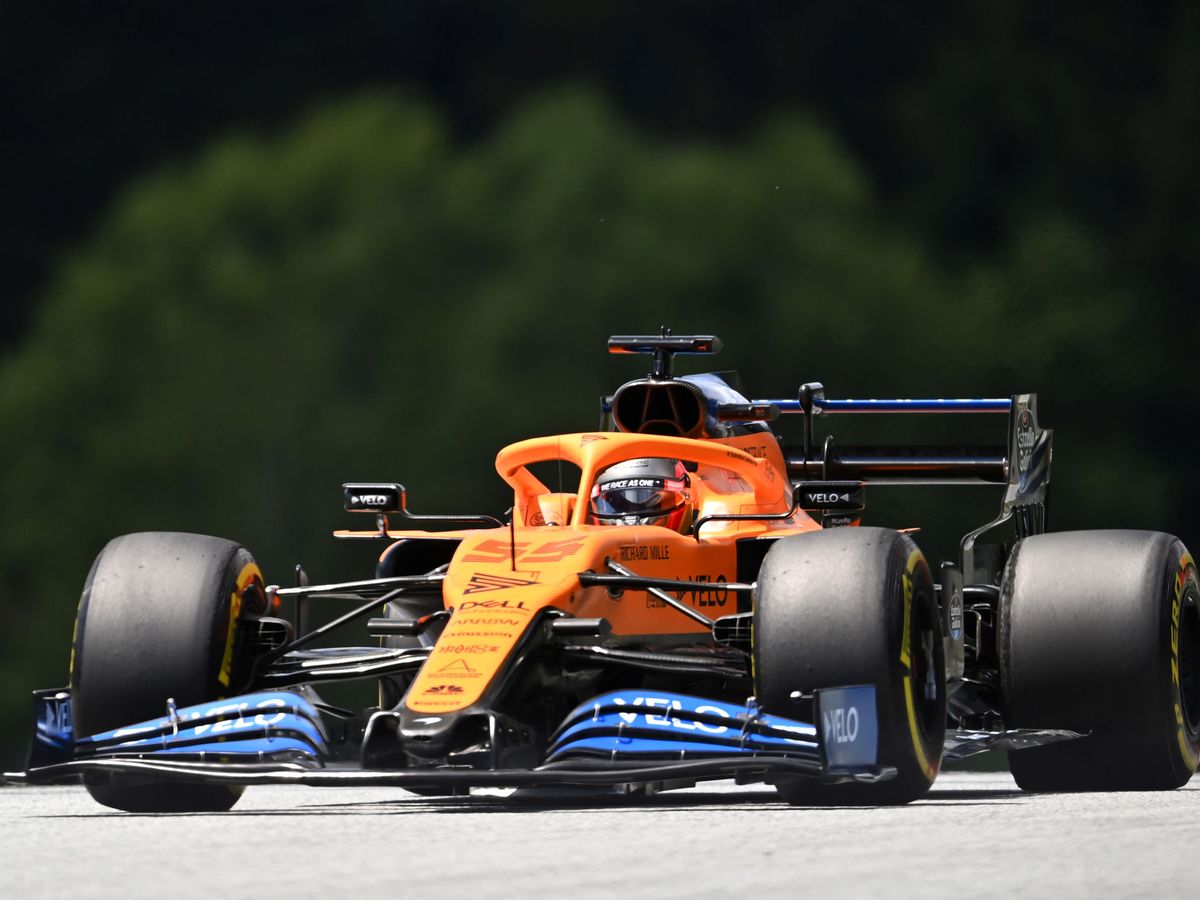 Foto: Carlos Sainz terminó octavo en su primer Q3 de 2020, con los dos McLaren cómodos entre los diez primeros (EFE)
