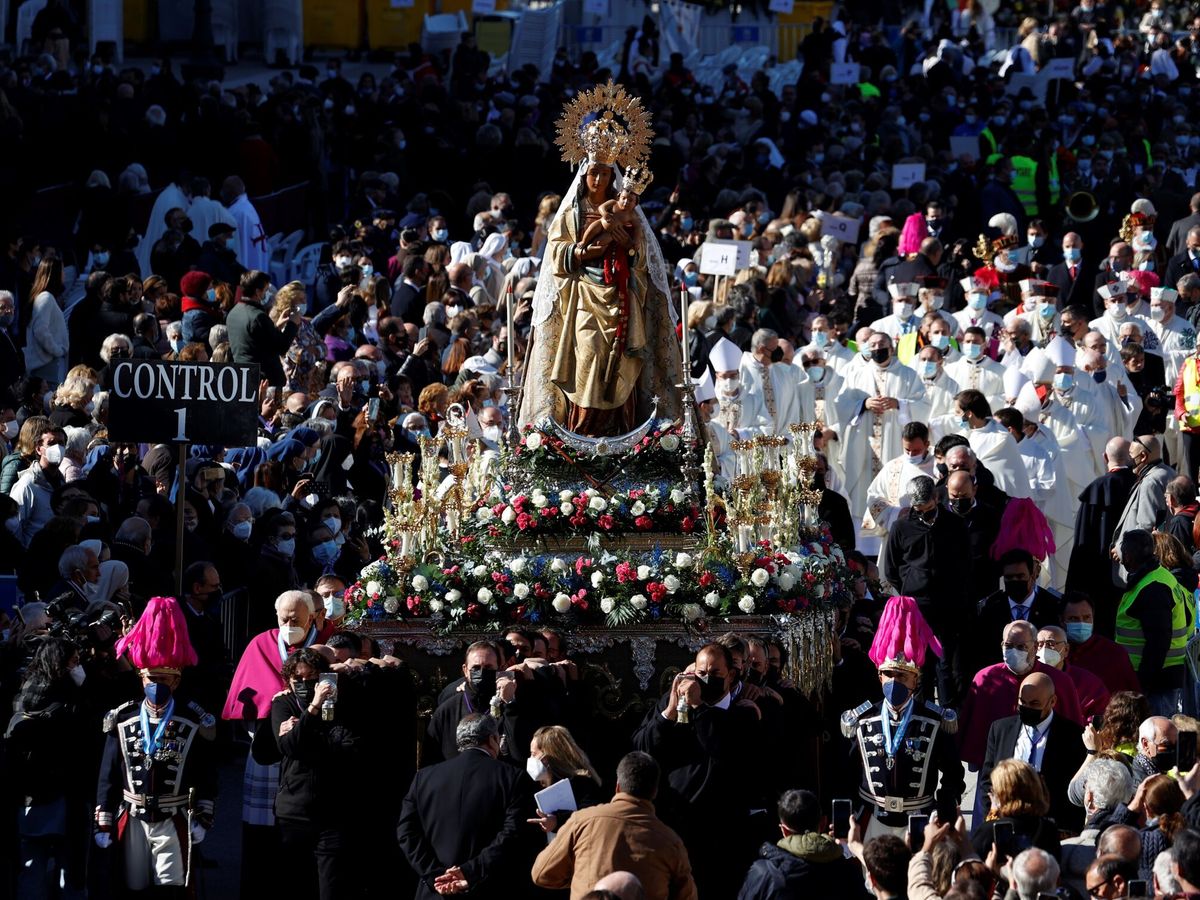 Foto: Madrid se volcará de nuevo este miércoles, 9 de noviembre, en la celebración de la Virgen de la Almudena. (EFE/Chema Moya)