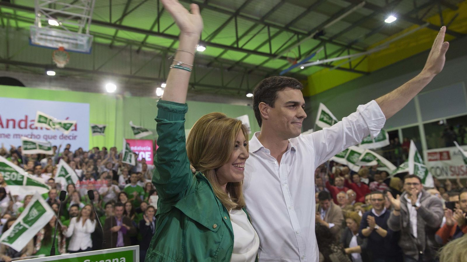 Foto: Susana Díaz y Pedro Sánchez, en el cierre de campaña autonómico del PSOE el pasado mes de marzo (EFE)