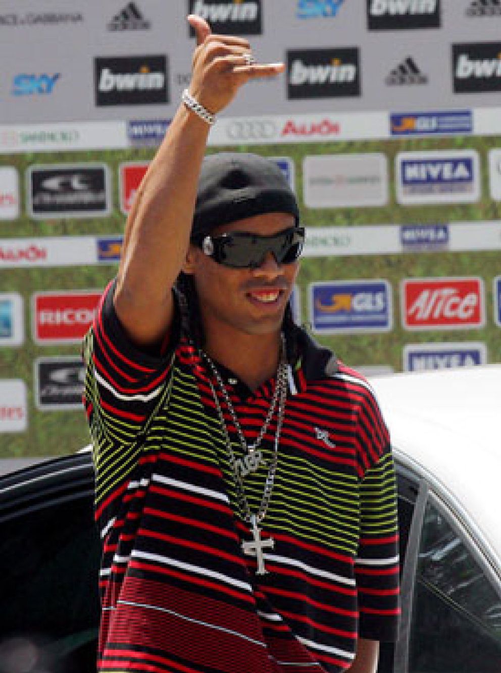 Foto: Ronaldinho: "Deseaba muchísimo venir al Milán y espero que se diviertan"