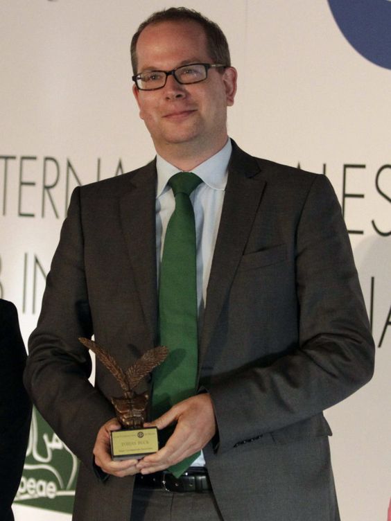 El periodista Tobias Buck recibió uno de los Premios Internacionales de Periodismo 2014 del CIP. (EFE)