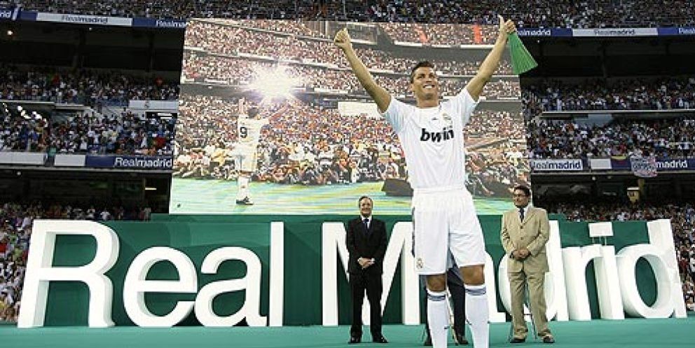Foto: El Real Madrid sigue sin fichar en agosto y cambia el talonario por la 'operación salida'