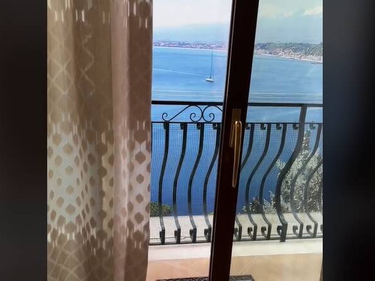 Foto: Alquila un apartamento en Italia con vistas al mar, y cuando llega descubre esto: "Me siento estafada" (TikTok/@clarisamurgia)