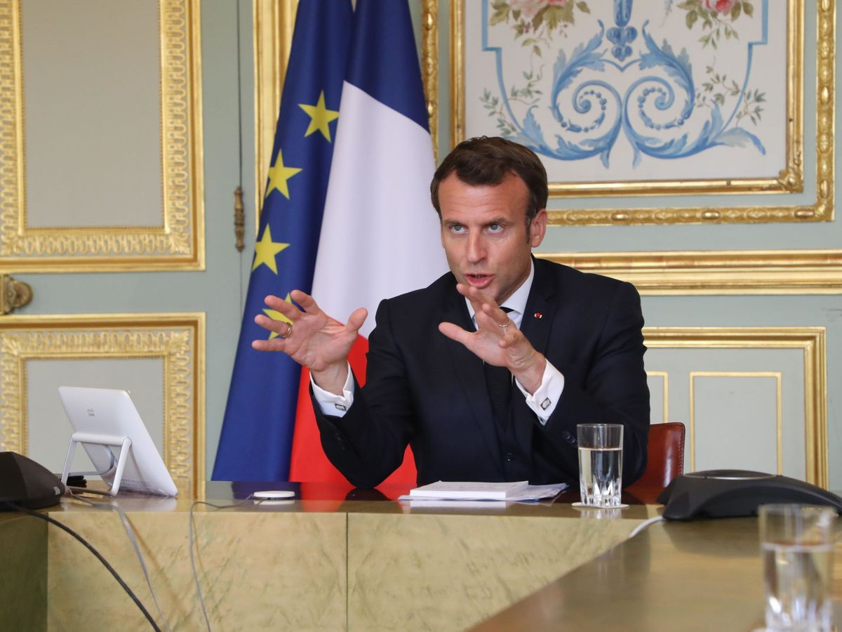 Foto: El presidente francés, Emmanuel Macron, en una videoconferencia en el Elíseo. (EFE)