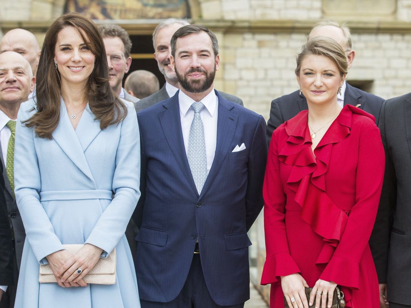 Guillermo y Stéphanie de Luxemburgo, junto a Kate Middleton. (EFE)