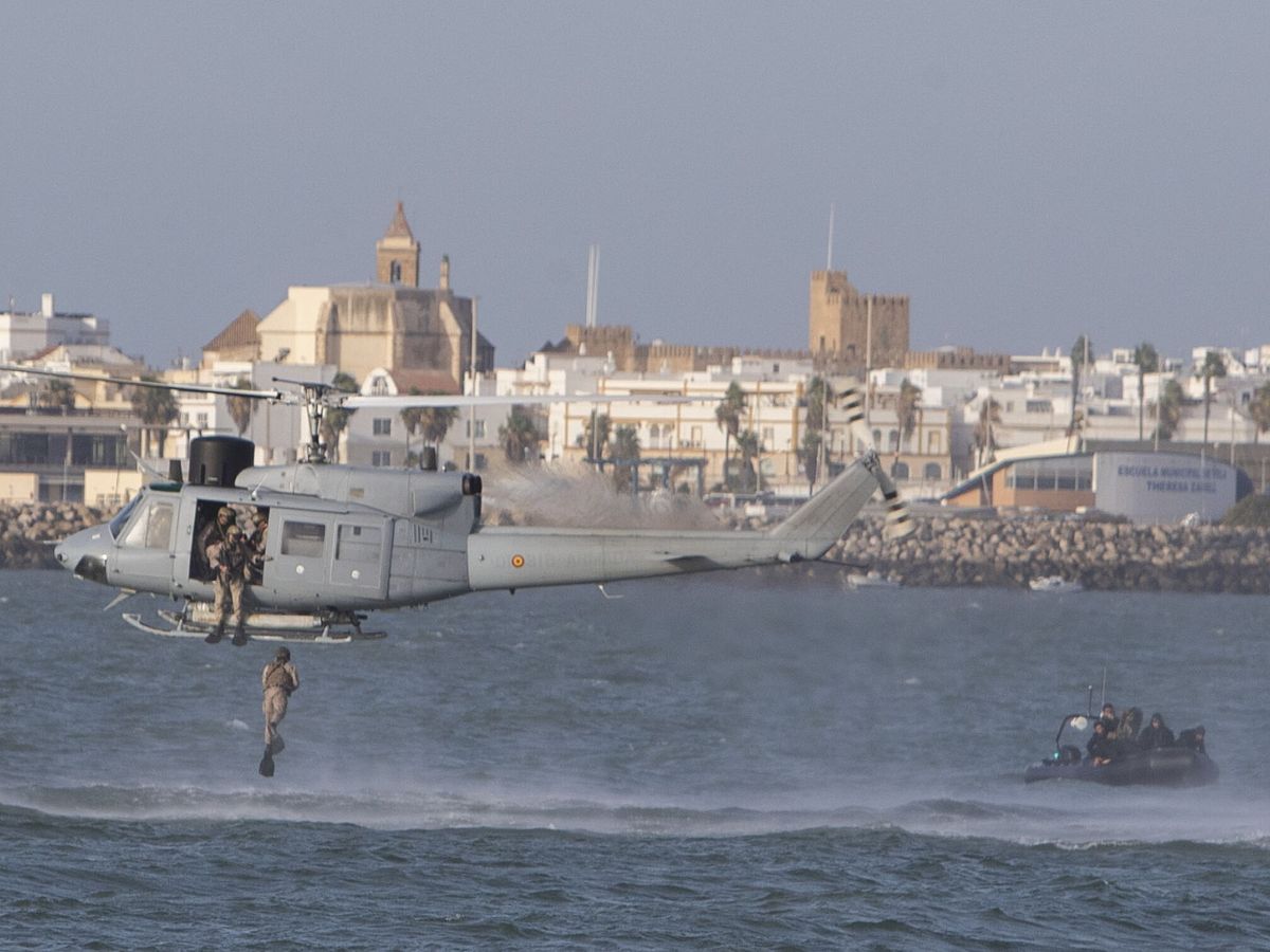 Foto: Maniobras militares en la Base Naval de Rota en Cádiz.EFE Román Ríos