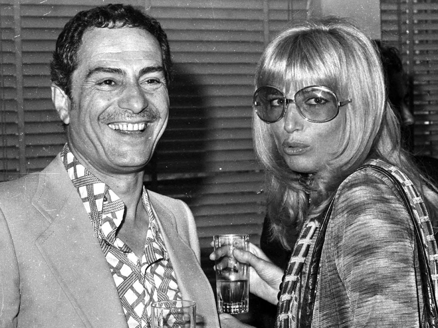 Nino Manfredi y Monica Vitti en una foto de archivo de 1976. (EFE/Ansa)