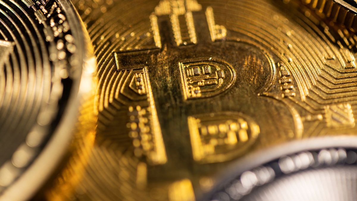 El Bitcoin sufre una fuerte caída y se aferra al nivel de 48.000 dólares